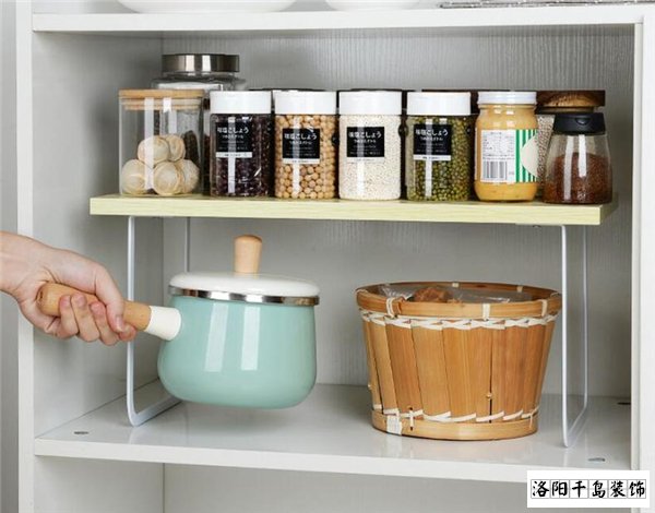 內(nèi)置分層架，櫥柜更能裝